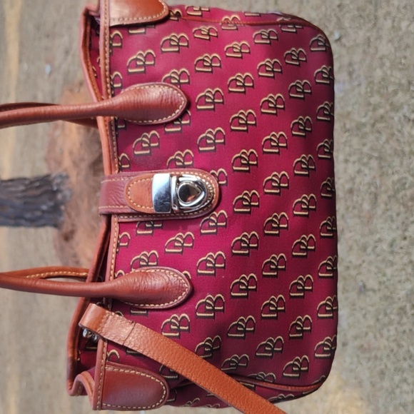Dooney & Bourke Signature Handler 3 compartment shoulder crossbody bag FREE Ship - Picture 3 of 12